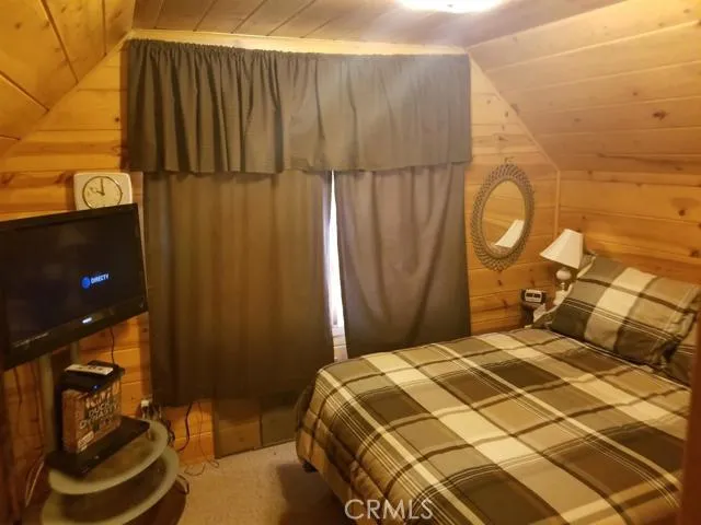 32830 Lone Pine Drive, Running Springs, California 92382