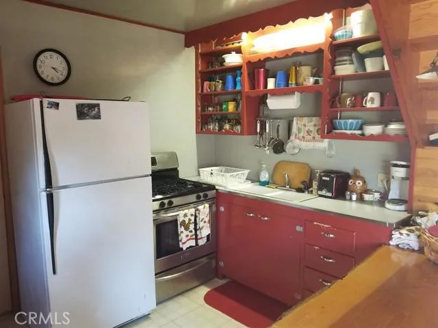 32830 Lone Pine Drive, Running Springs, California 92382