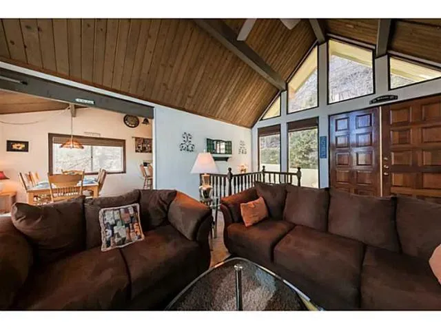1093 Nadelhorn, Lake Arrowhead, California 92352