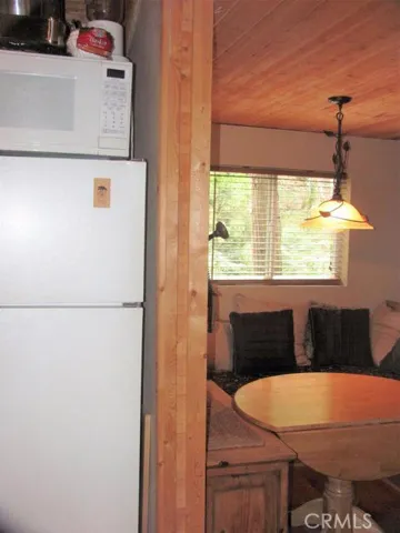 21978 Waters Drive, Crestline, California 92325