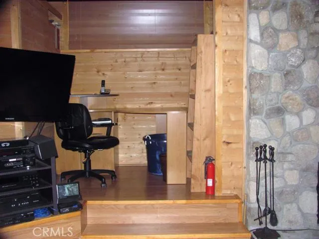 21978 Waters Drive, Crestline, California 92325