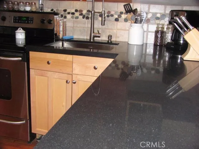 21978 Waters Drive, Crestline, California 92325