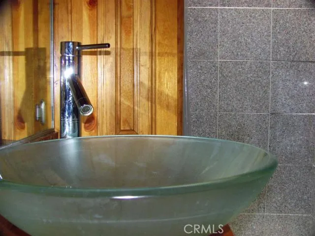 21978 Waters Drive, Crestline, California 92325