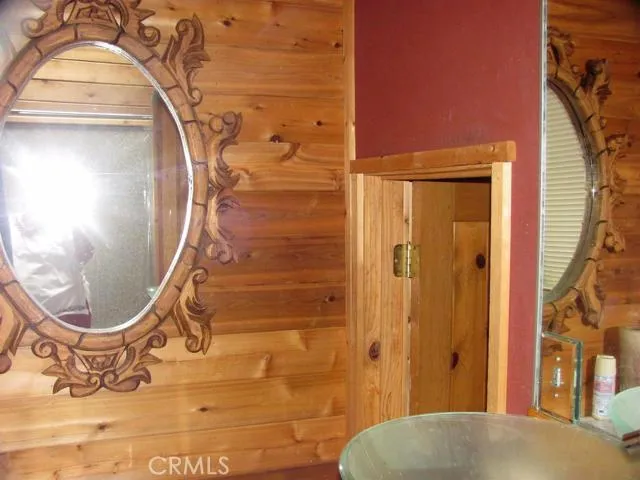 21978 Waters Drive, Crestline, California 92325
