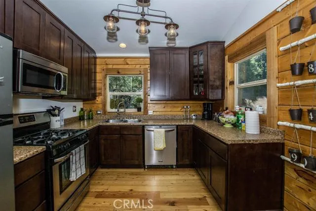 24839 Felsen Drive, Crestline, California 92325