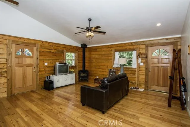24839 Felsen Drive, Crestline, California 92325