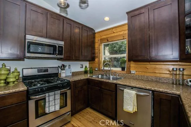 24839 Felsen Drive, Crestline, California 92325