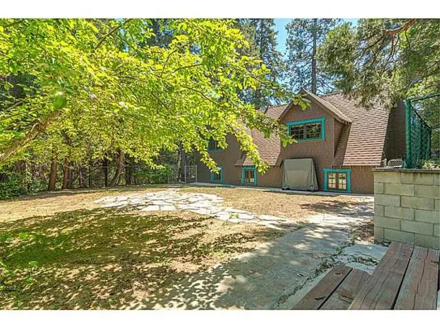209 John Muir, Lake Arrowhead, California 92352