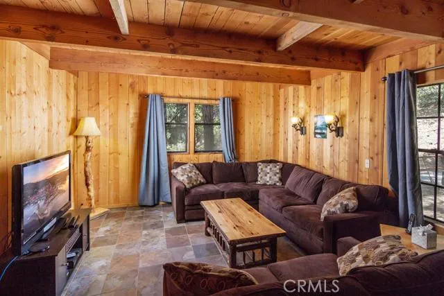 27325 Pinewood Drive, Lake Arrowhead, California 92352