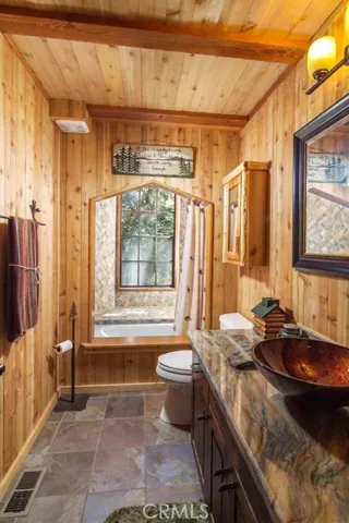 27325 Pinewood Drive, Lake Arrowhead, California 92352