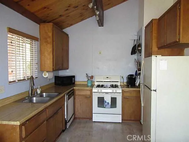 2453 Elko Drive, Running Springs, California 92382