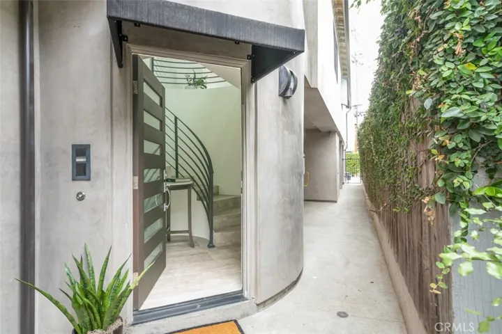 415 1/2 Marguerite Avenue, Corona Del Mar, California 92625