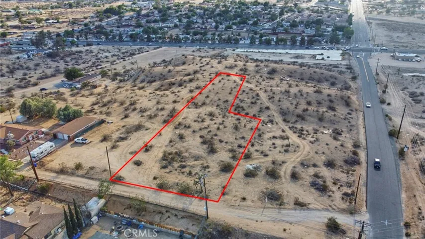 Red property boundary markers are not to be relied on as exact property lines. Buyer to confirm independently.