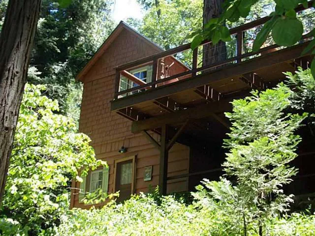 523 Blue Jay Canyon Road, Lake Arrowhead, California 92317