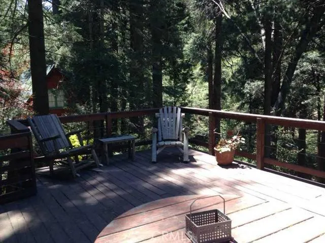 523 Blue Jay Canyon Road, Lake Arrowhead, California 92317