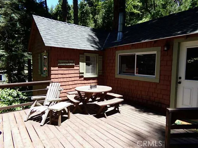 523 Blue Jay Canyon Road, Lake Arrowhead, California 92317