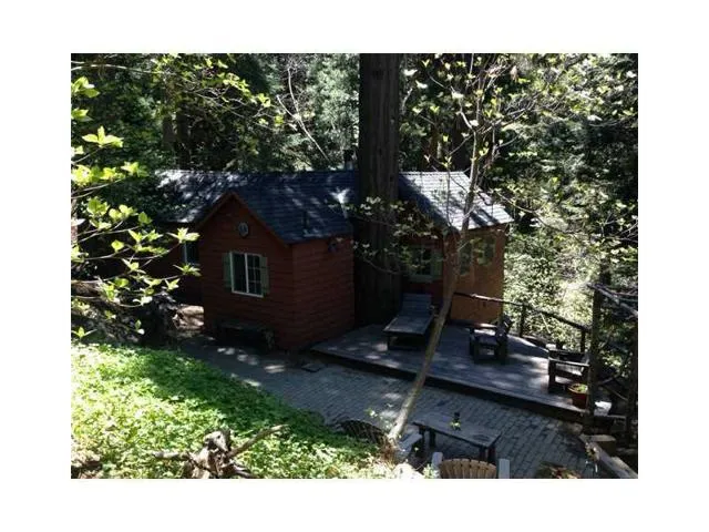 523 Blue Jay Canyon Road, Lake Arrowhead, California 92317