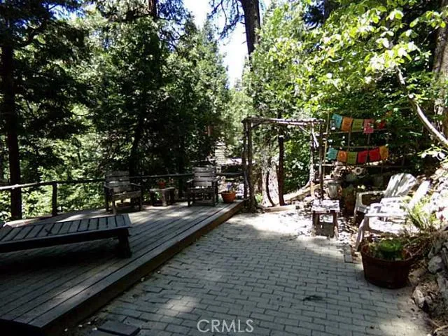 523 Blue Jay Canyon Road, Lake Arrowhead, California 92317