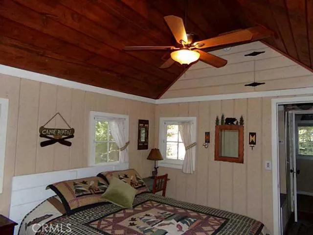 523 Blue Jay Canyon Road, Lake Arrowhead, California 92317