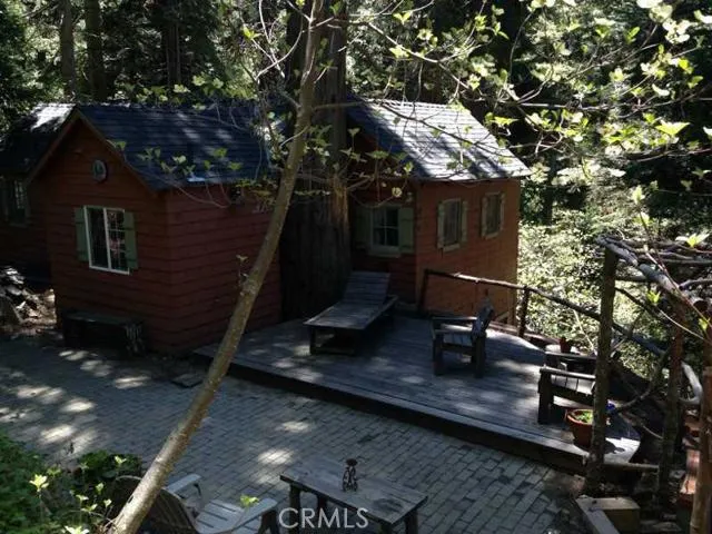 523 Blue Jay Canyon Road, Lake Arrowhead, California 92317