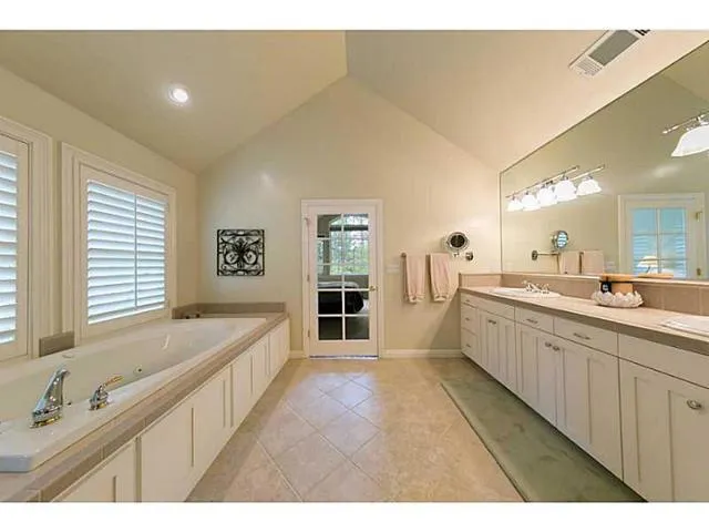 28462 North Bay Road, Lake Arrowhead, California 92352