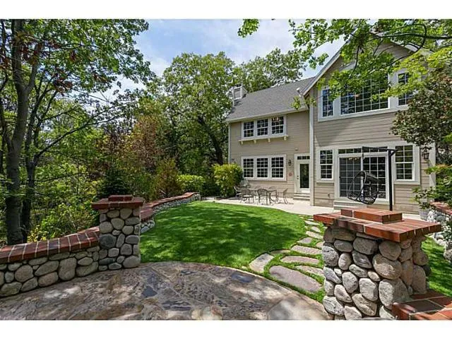 28462 North Bay Road, Lake Arrowhead, California 92352