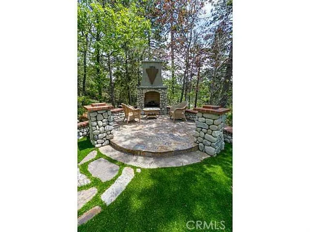 28462 North Bay Road, Lake Arrowhead, California 92352