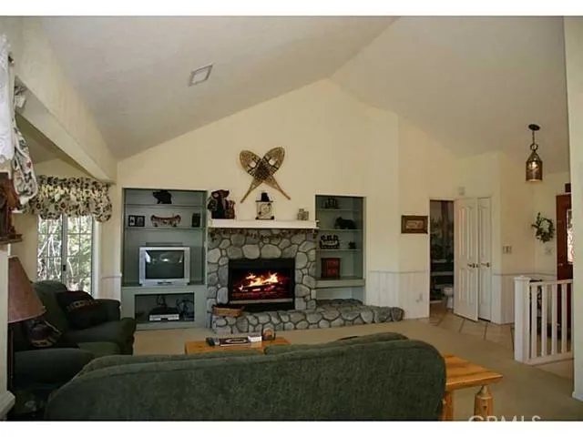 28875 Potomac Drive, Lake Arrowhead, California 92352