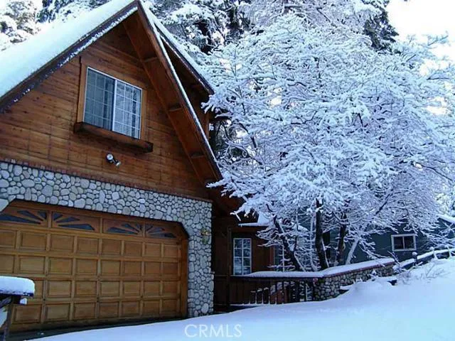 28875 Potomac Drive, Lake Arrowhead, California 92352
