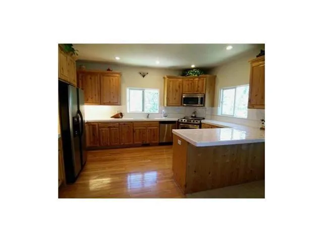 28136 North Bay, Lake Arrowhead, California 92352