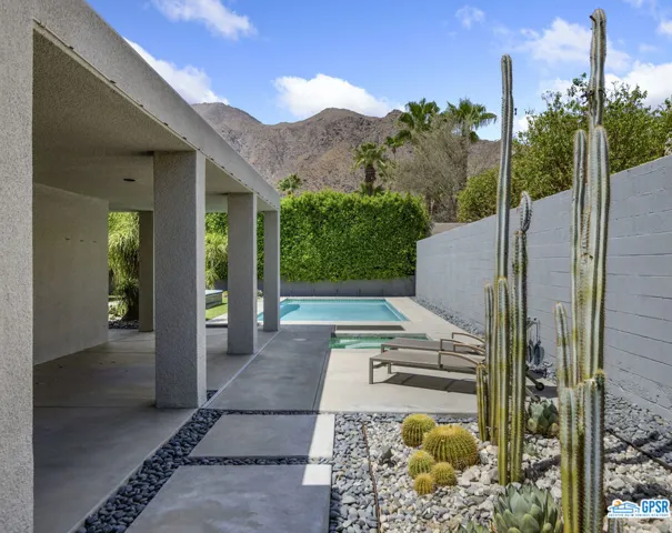 750 W Via Vadera, Palm Springs, California 92262