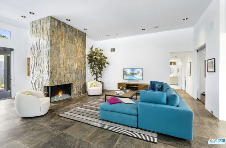 750 W Via Vadera, Palm Springs, California 92262