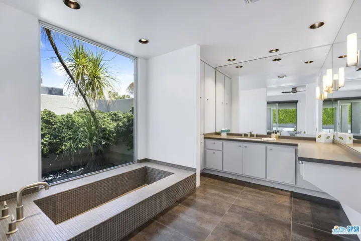 750 W Via Vadera, Palm Springs, California 92262