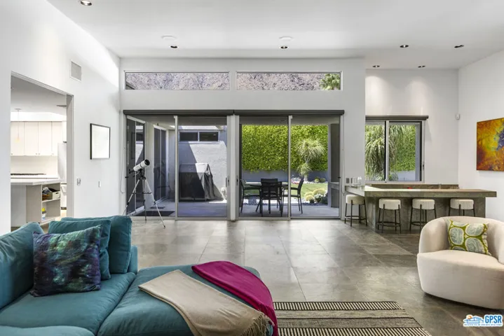 750 W Via Vadera, Palm Springs, California 92262