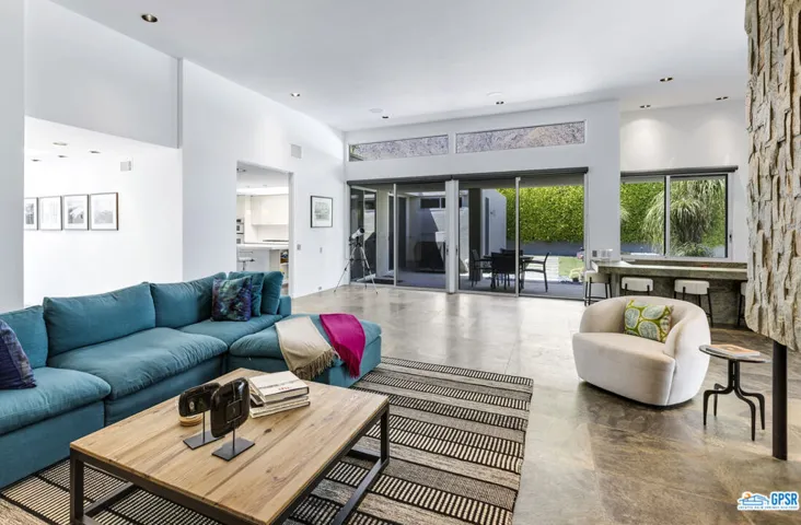 750 W Via Vadera, Palm Springs, California 92262