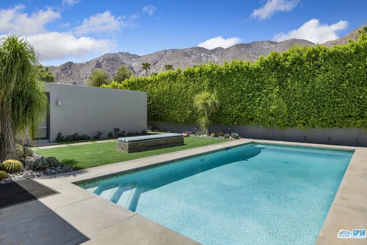 750 W Via Vadera, Palm Springs, California 92262