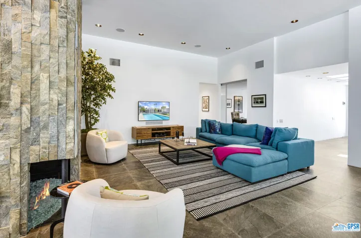 750 W Via Vadera, Palm Springs, California 92262