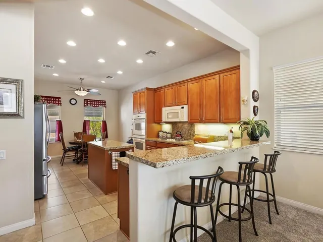 Breakfast Bar