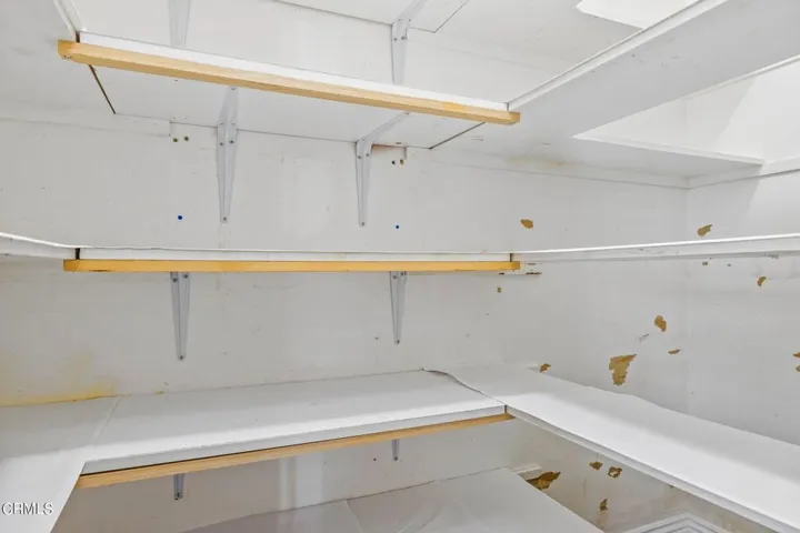 17-web-or-mls-Upmarketmedia_7219Lem-12