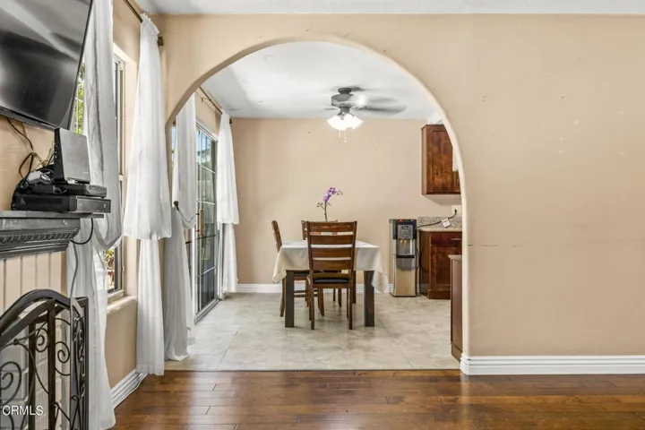 9-web-or-mls-Upmarketmedia_7219Lem-4