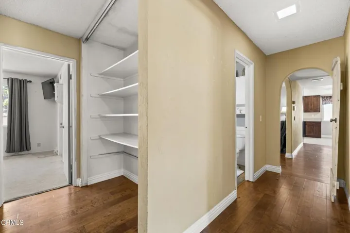 18-web-or-mls-Upmarketmedia_7219Lem-16