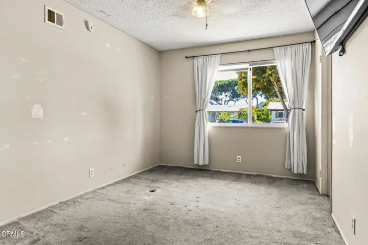 24-web-or-mls-Upmarketmedia_7219Lem-13