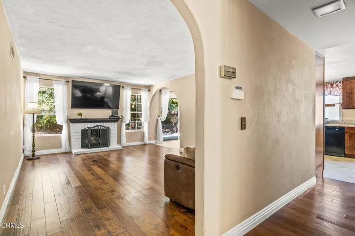 6-web-or-mls-Upmarketmedia_7219Lem-1