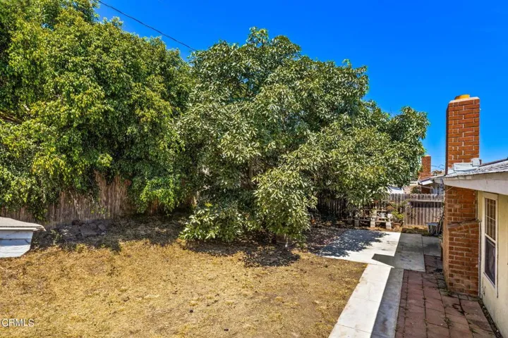 34-web-or-mls-Upmarketmedia_7219Lem-30