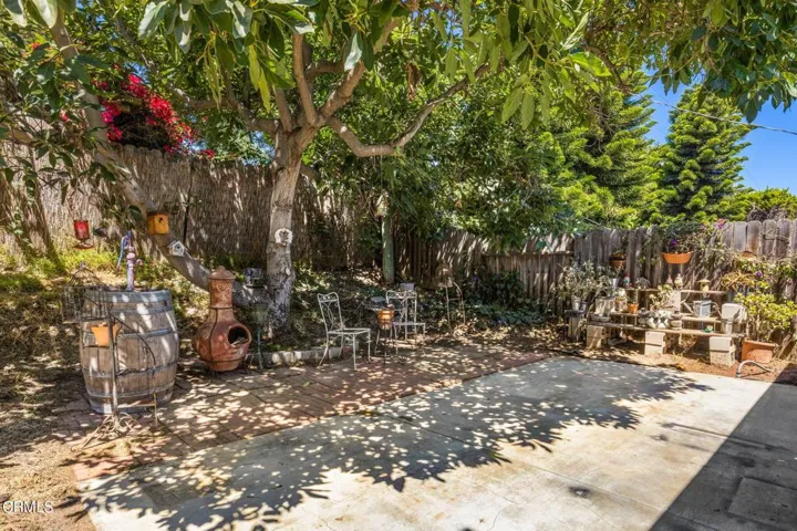 30-web-or-mls-Upmarketmedia_7219Lem-25