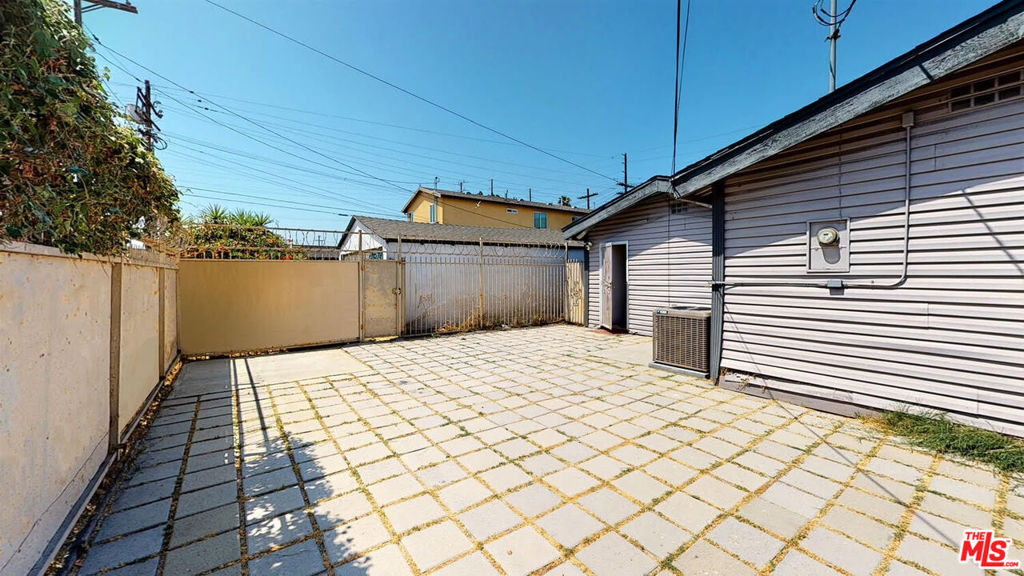 936 W 78th Street, California home-pic-26