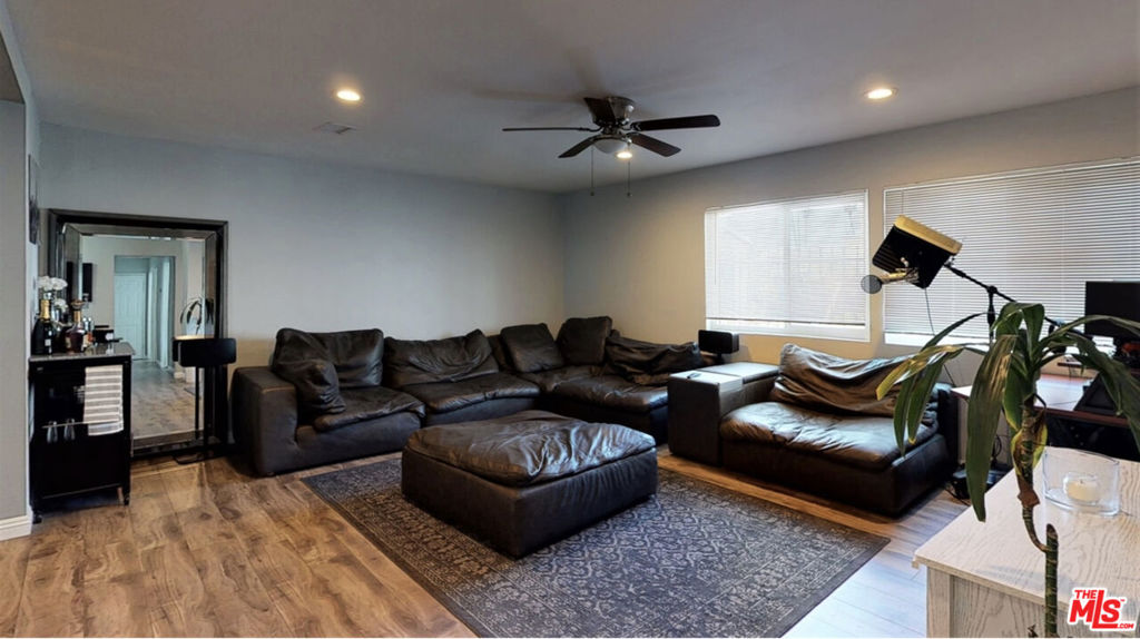 936 W 78th Street, California home-pic-7