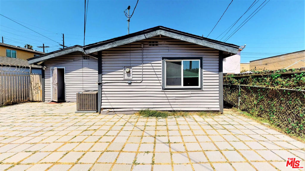 936 W 78th Street, California home-pic-27