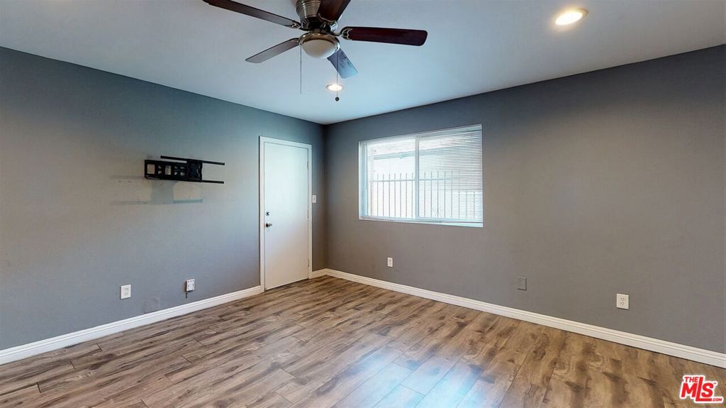 936 W 78th Street, California home-pic-20