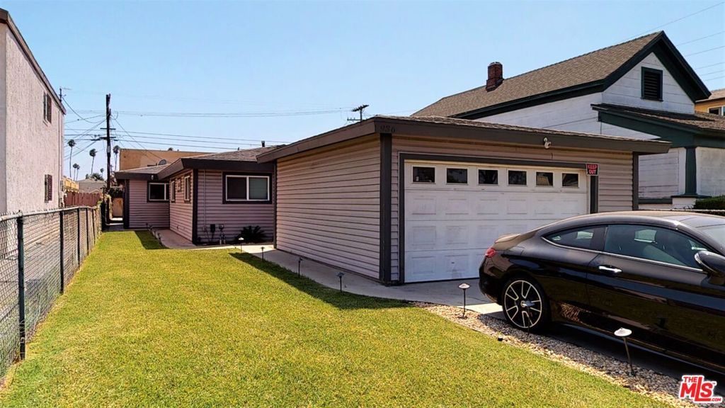 936 W 78th Street, California home-pic-0